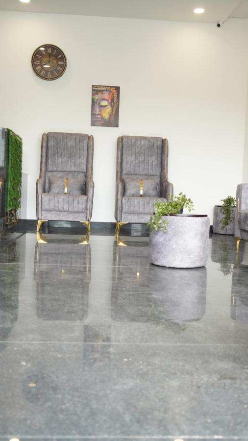 Quince Elite Hotel Mysore Exterior foto